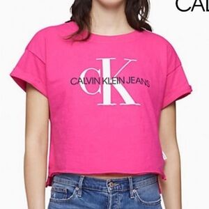 Calvin Klein cropped tshirt XL